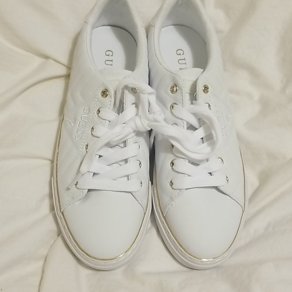 Guess ? - Picture 2 of 4